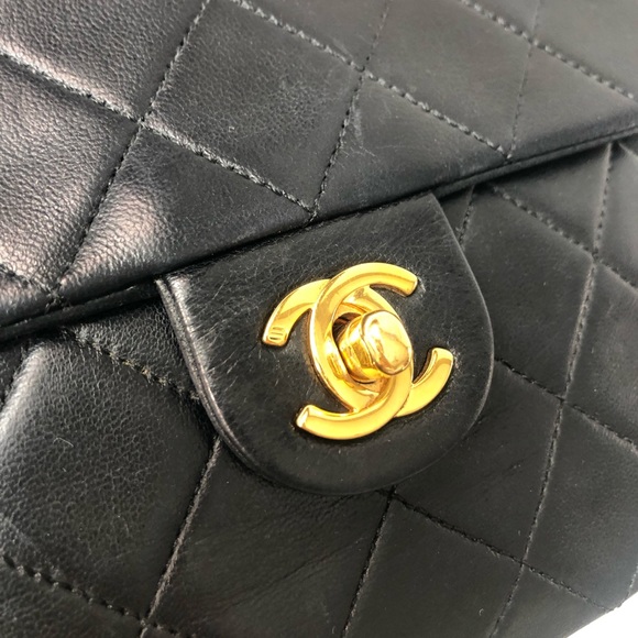 ❌SOLD❌🖤CHANEL Vintage Classic 8”Flap Bag Lambskin - Picture 7 of 8